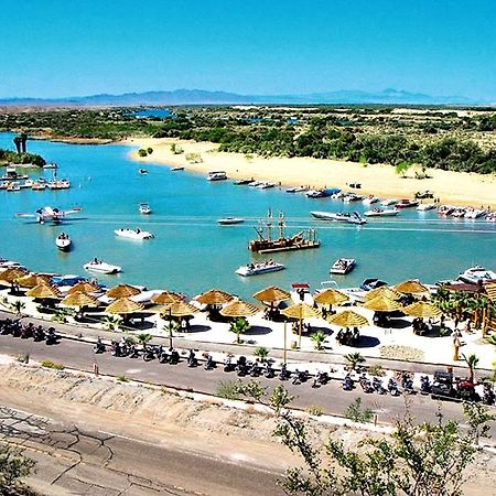 Pirate Cove Resort & Marina Needles Dış mekan fotoğraf