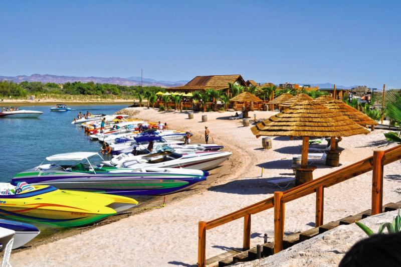 Pirate Cove Resort & Marina Needles Dış mekan fotoğraf