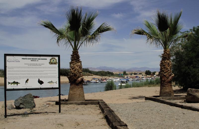Pirate Cove Resort & Marina Needles Dış mekan fotoğraf